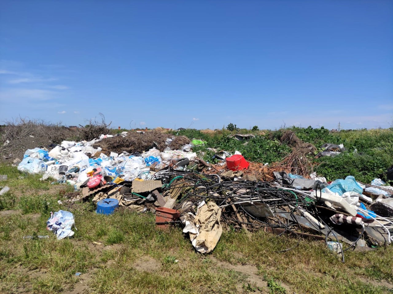 В одній з громад на Одещині екологи виявили декілька стихійних сміттєзвалищ (фото)